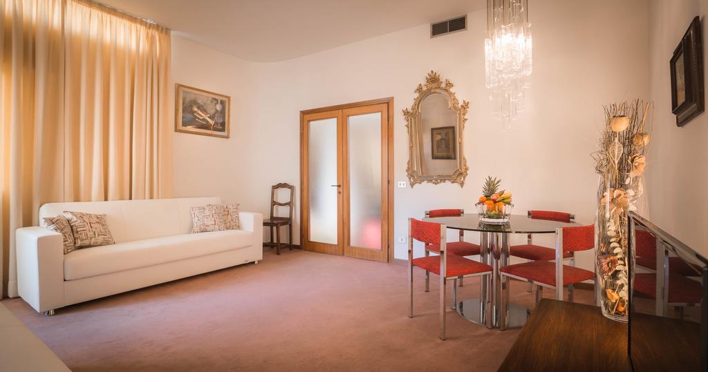 Simple Station Stay Firenze Bagian luar foto
